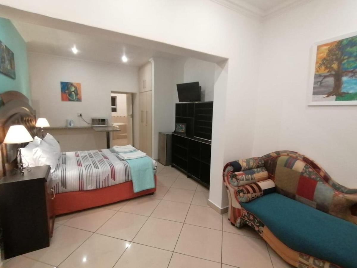 Palm View Guest House Pretoria-Noord Eksteriør bilde