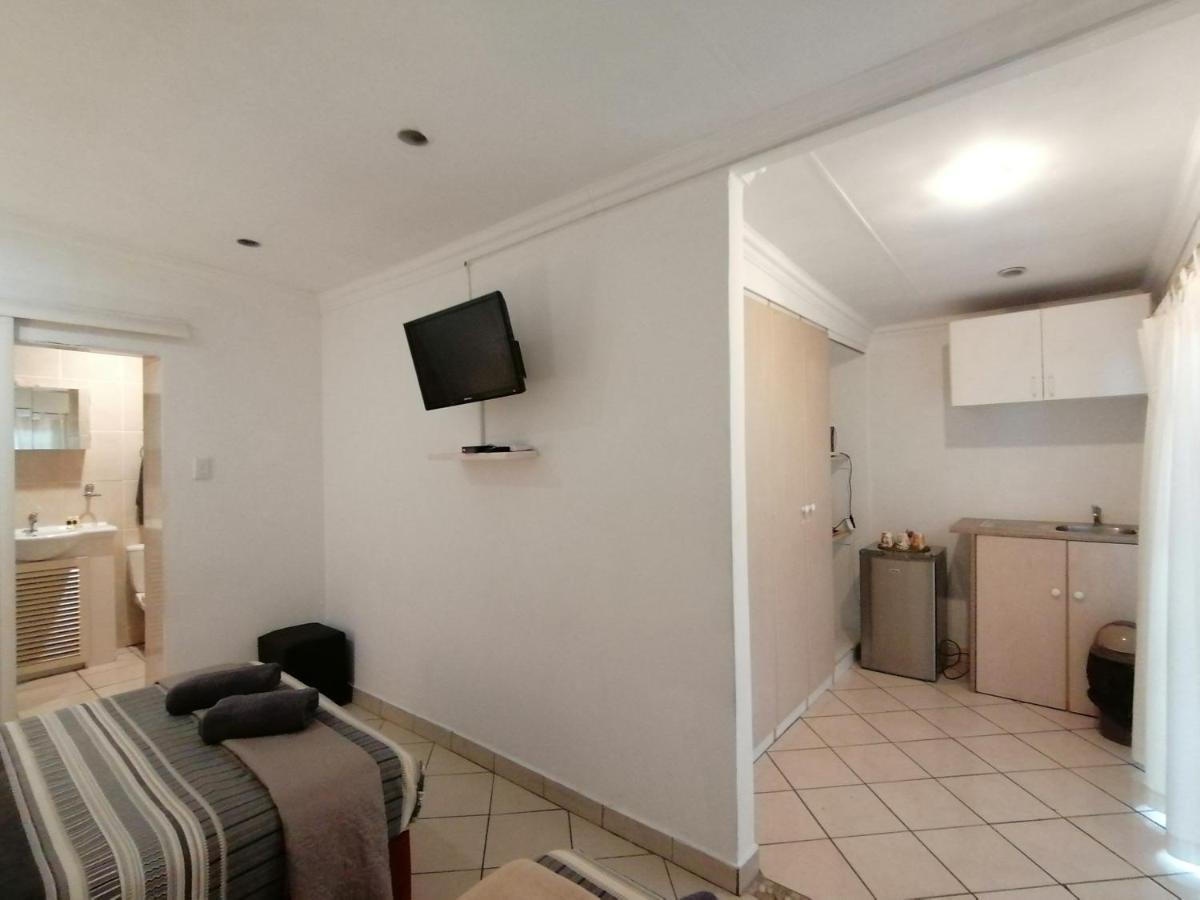 Palm View Guest House Pretoria-Noord Eksteriør bilde
